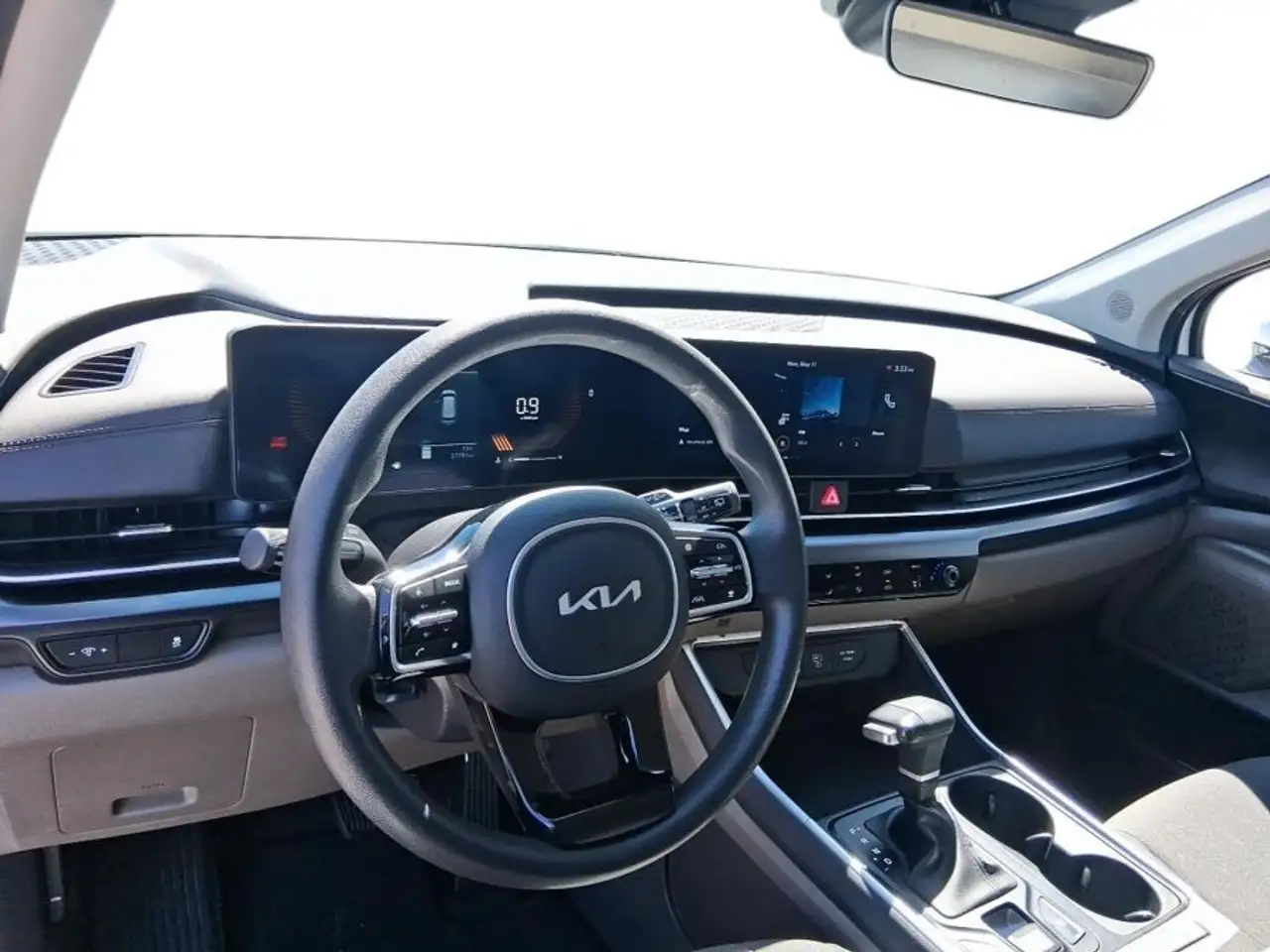 Kia Carnival снимка Kia Carnival