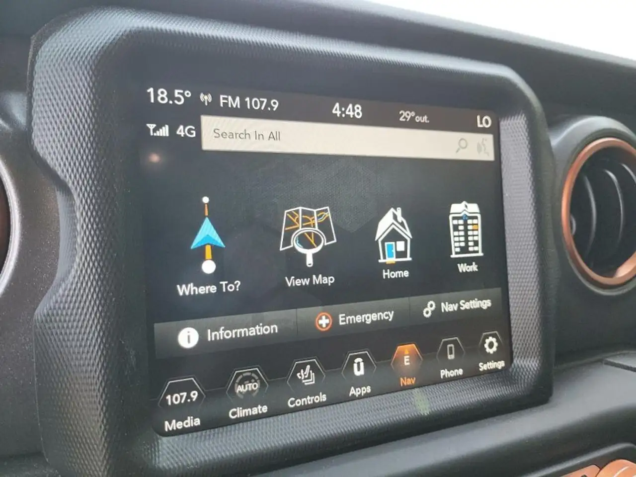 Jeep Gladiator photo Jeep Gladiator