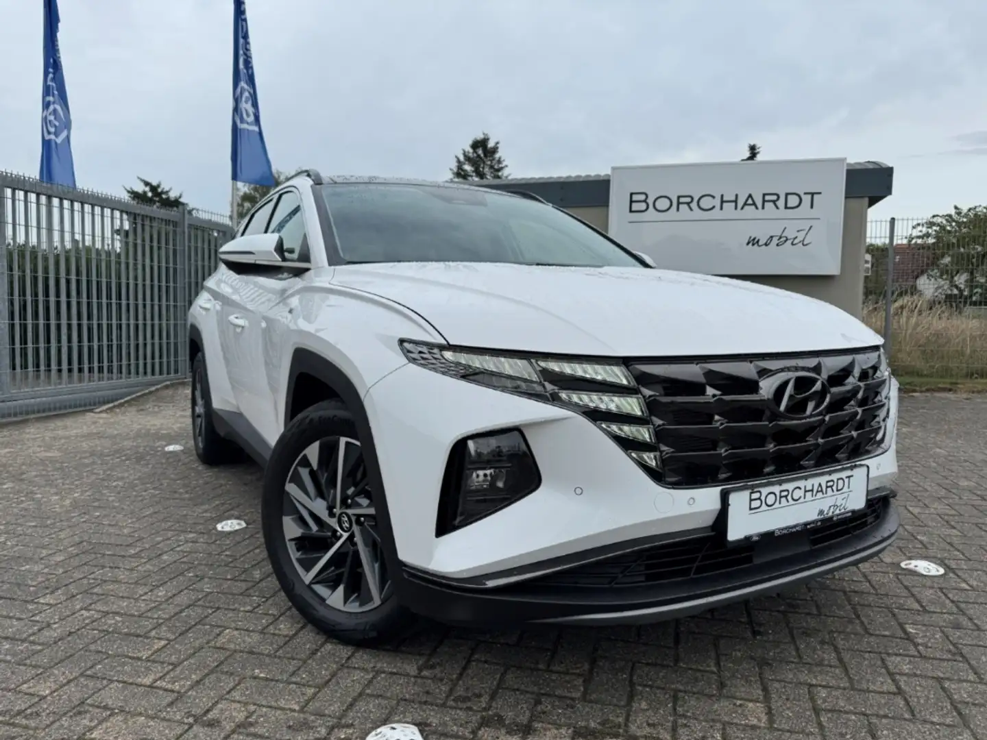 Hyundai TUCSON *Mild-Hybrid*48V *2WD*Automatik*Navi*SHZ*Weiß* Weiß - 2