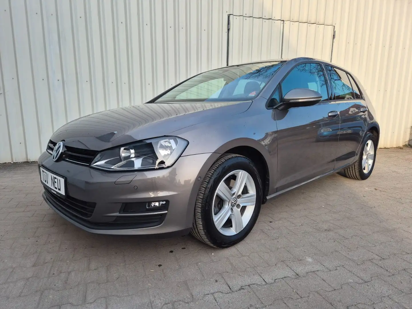 Volkswagen Golf VII Lim. Comfortline SITZHEIZUNG, PARKPILOT Grau - 1