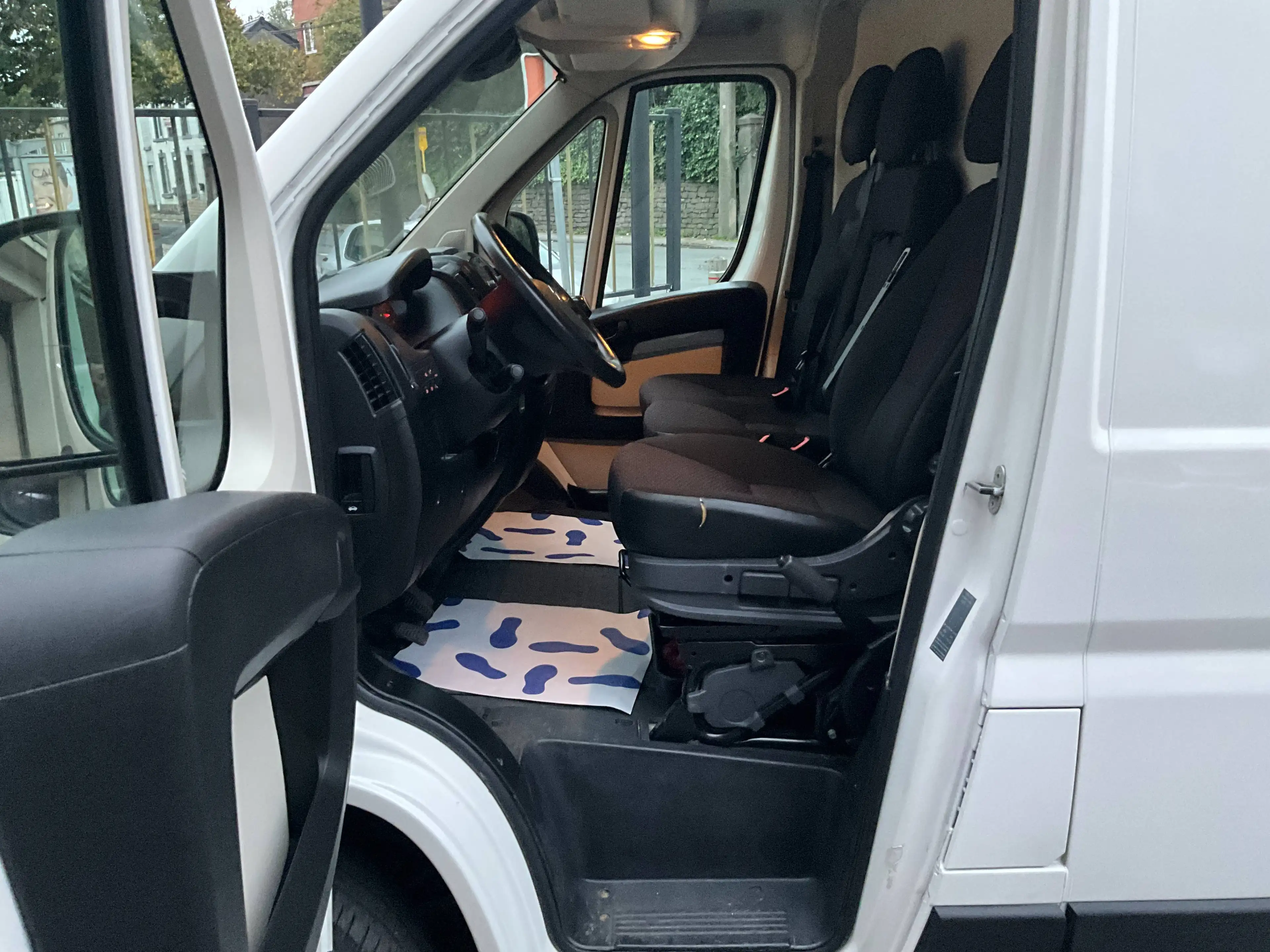 Citroen Jumper 2.2 HDi L2H2 — photo 11