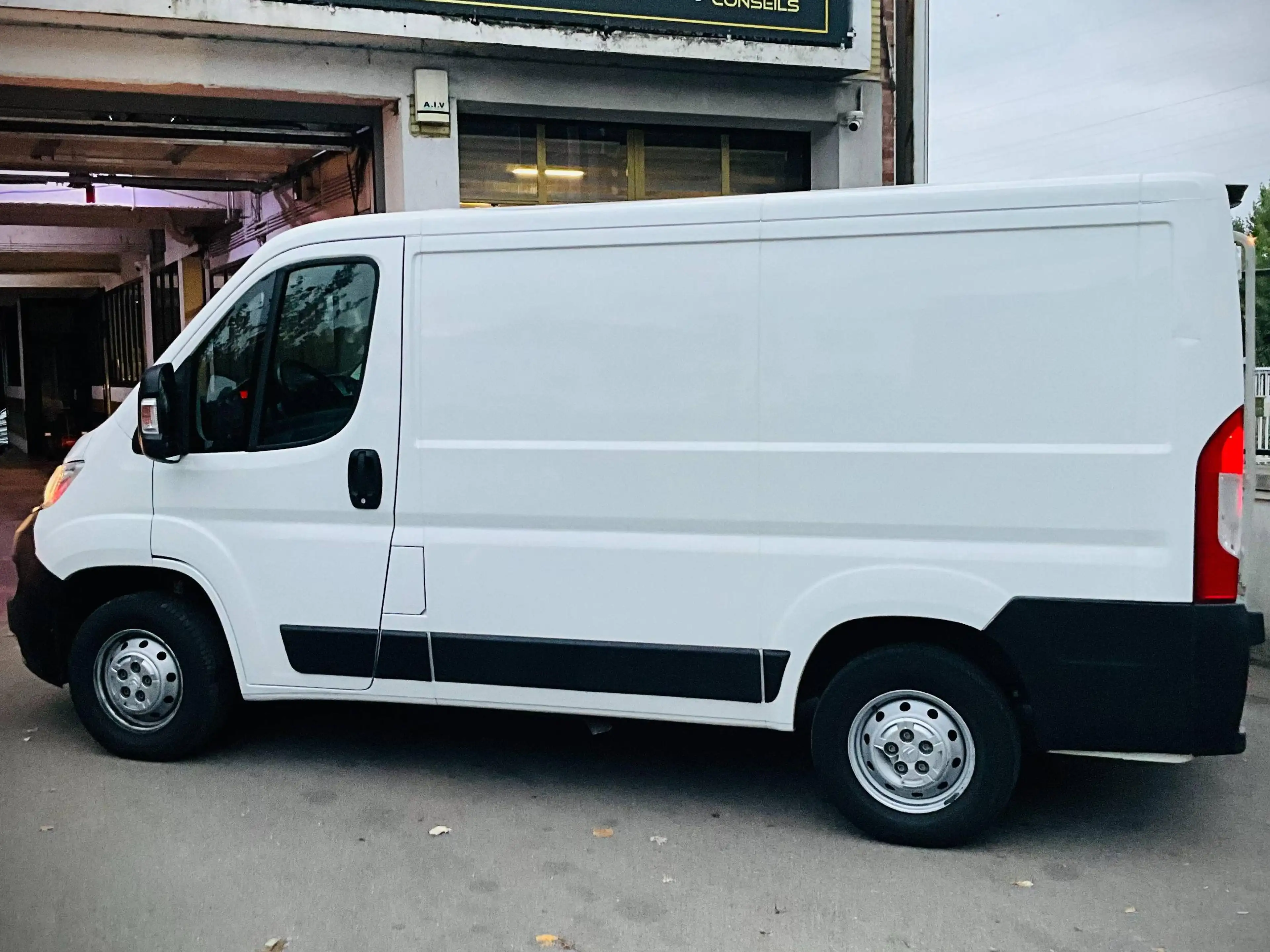 Citroen Jumper 2.2 HDi L2H2 — photo 7