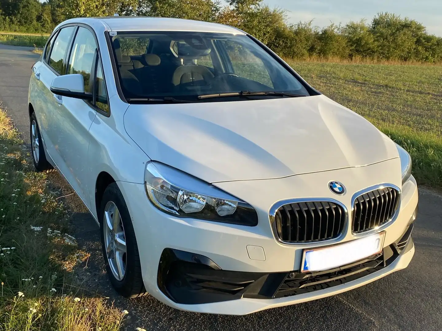 BMW 216 216d Active Tourer Aut. Белый - 1