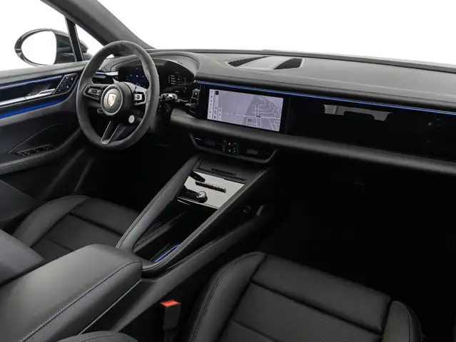 Porsche Macan view 11