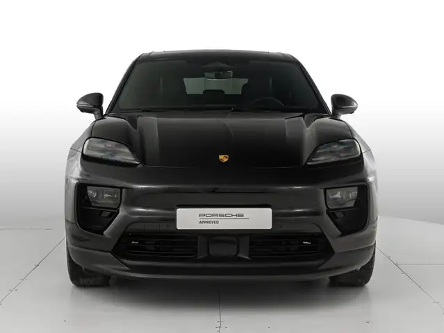 Porsche Macan view 8