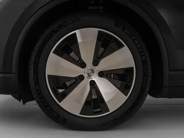 Porsche Macan view 9