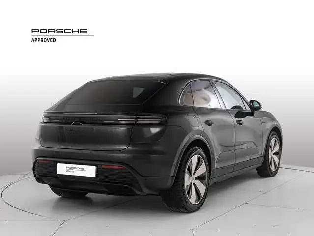Porsche Macan view 5