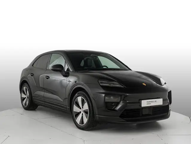 Porsche Macan view 7