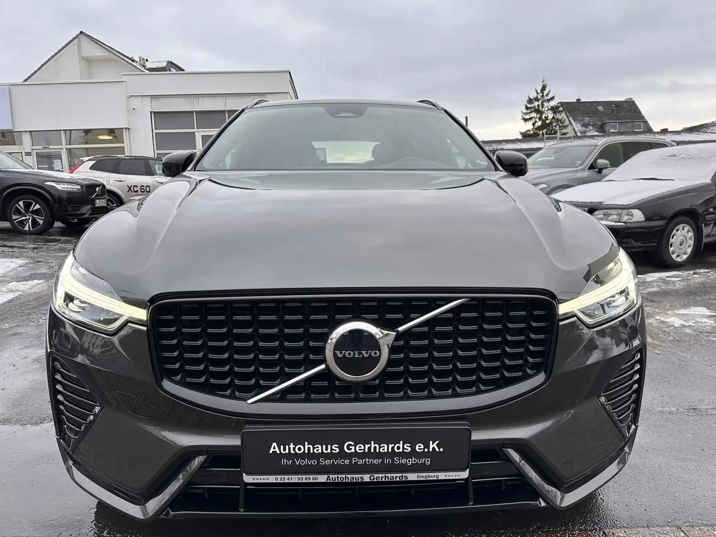 Volvo XC60 B4 AWD R Design AHK,Standh.,ACC,19'',Kamera Grau - 2