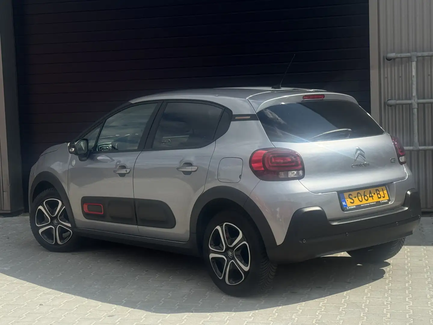 Citroen C3 1.2 PureTech C-Series Prijs Inclusief Onderhoud & Gris - 2