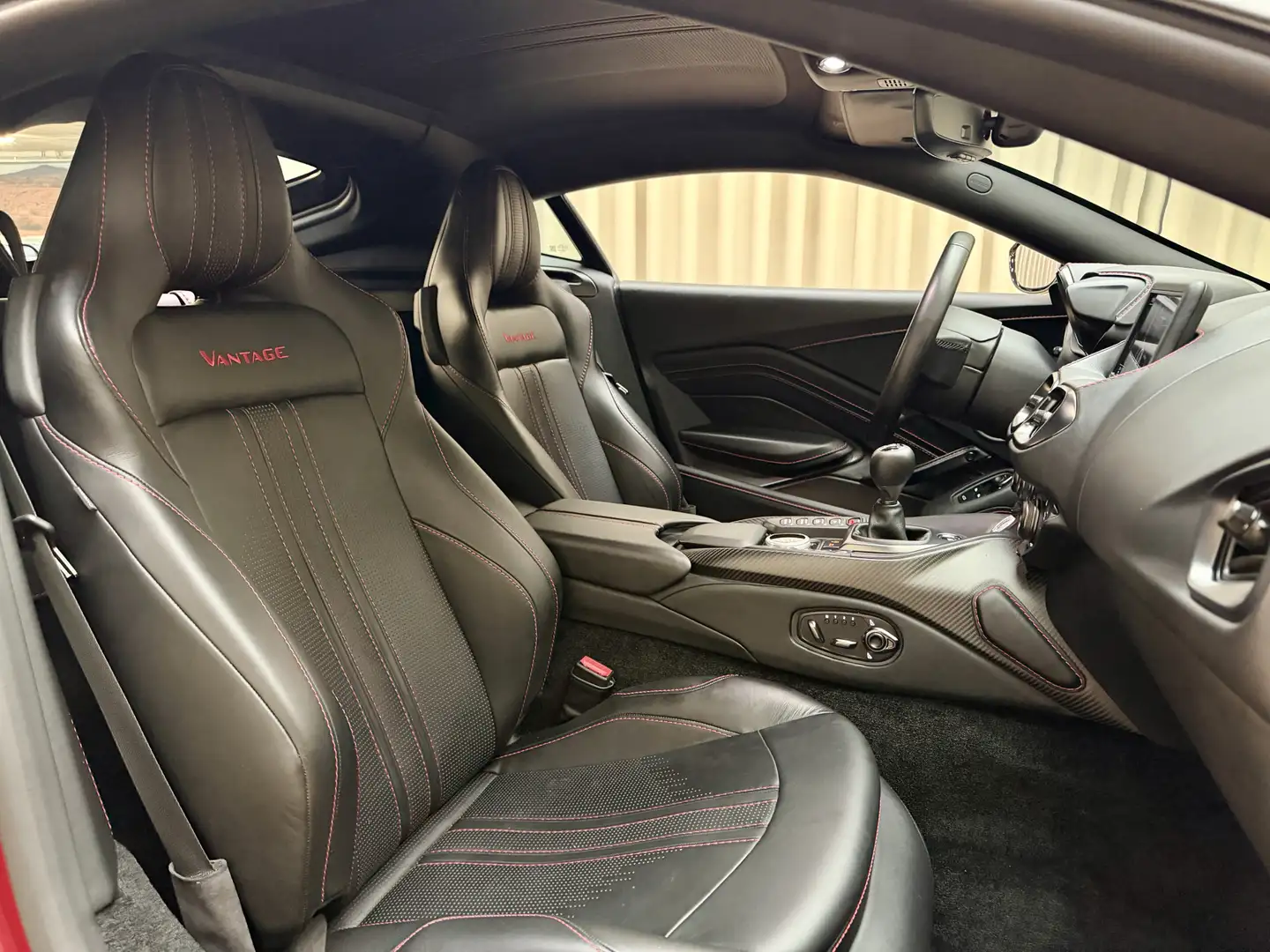 Aston Martin Vantage 4.0 V8 / 7-Speed Manual / 510 PK / Keramisch / Ful Rouge - 2