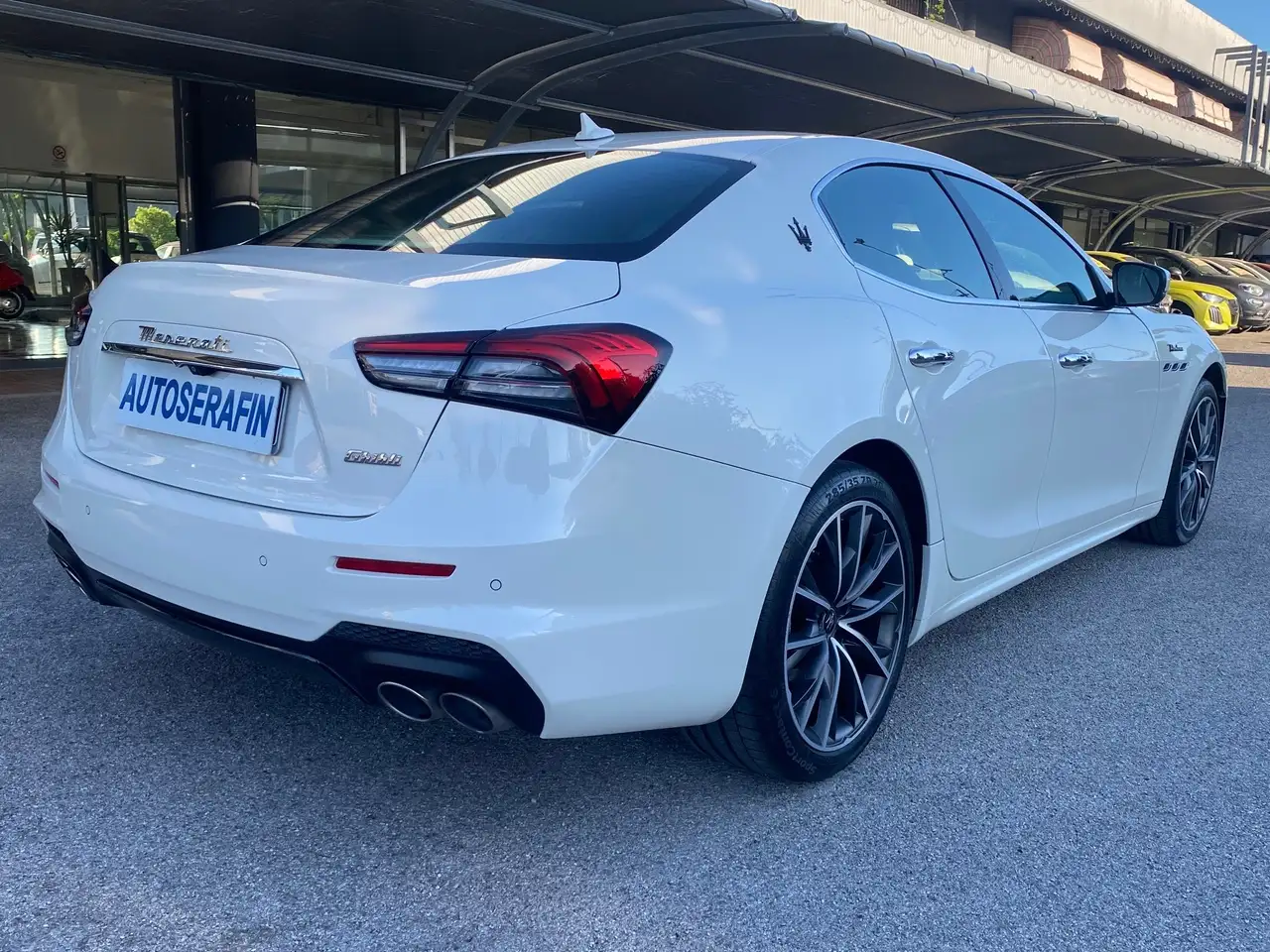 Maserati Ghibli 2021