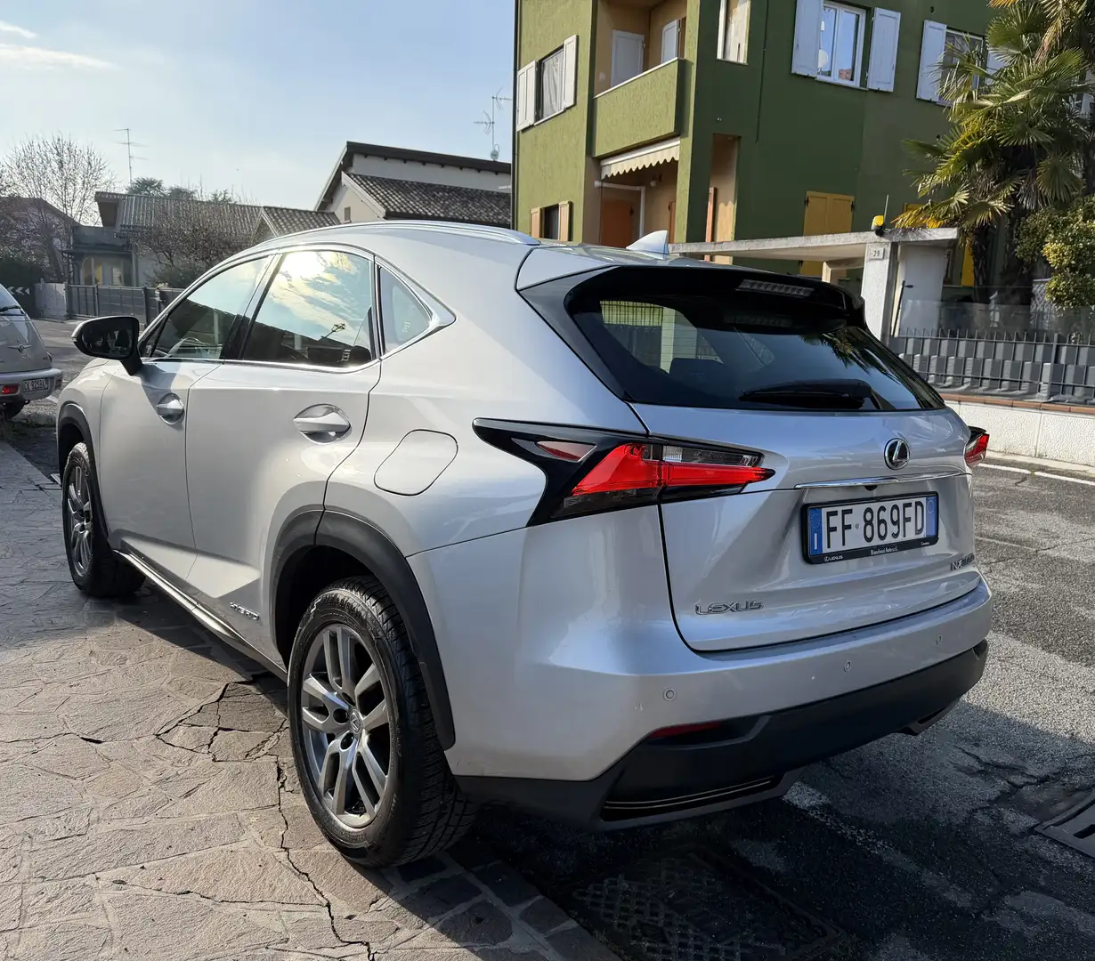 Lexus NX 300 NX I 2014 300h 2.5 Executive 4wd cvt Grigio - 1