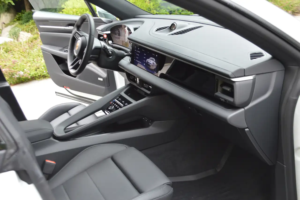 Porsche Macan снимка Porsche Macan