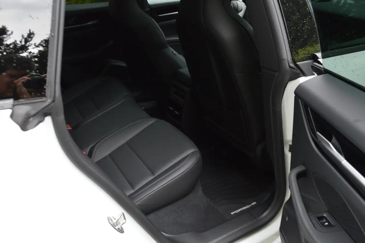 Porsche Macan снимка Porsche Macan