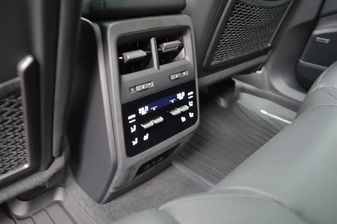 Porsche Macan снимка Porsche Macan