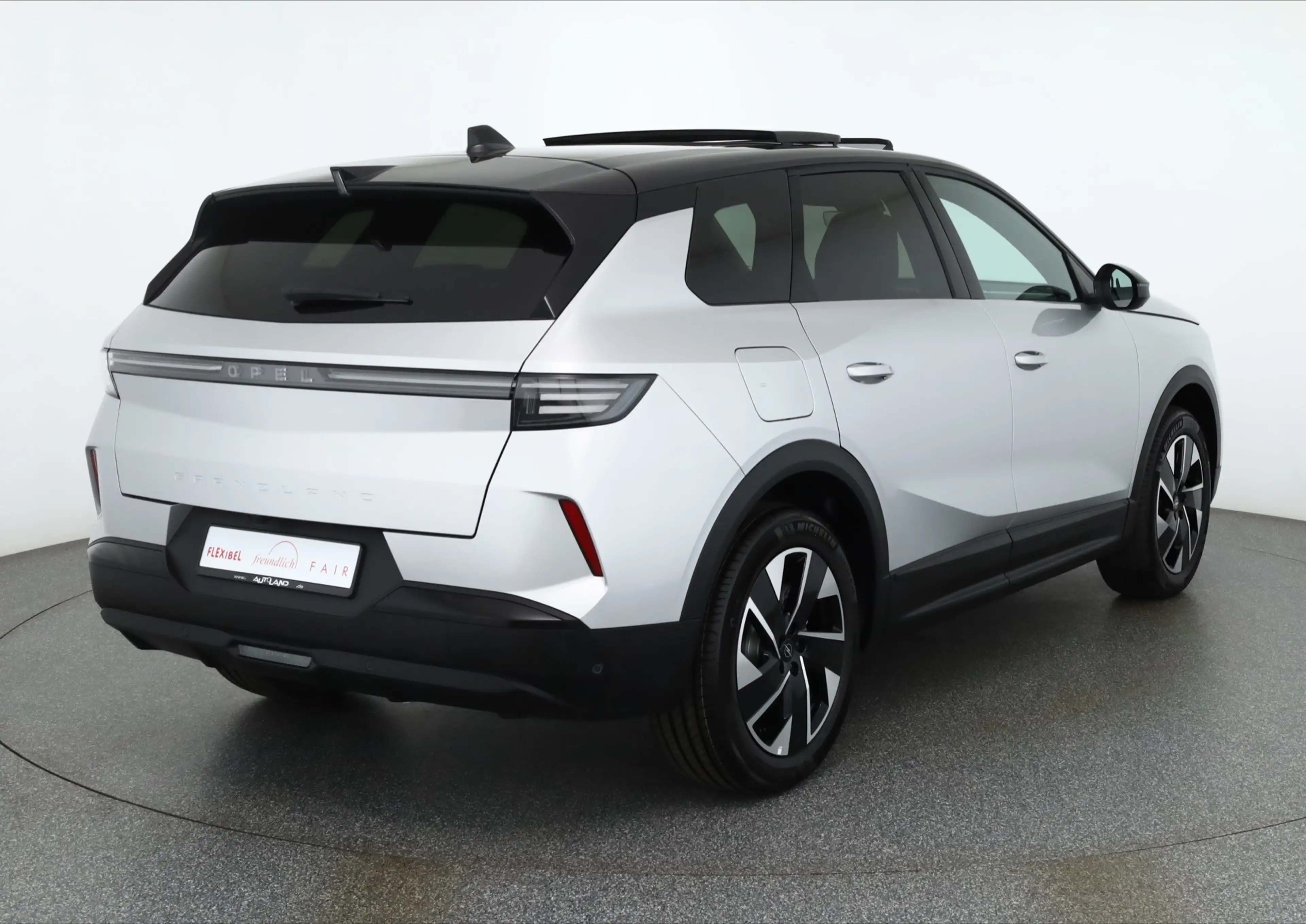 Opel Grandland Ultimate 1.2DI Turbo Hybrid Aut. Matrix — photo 5