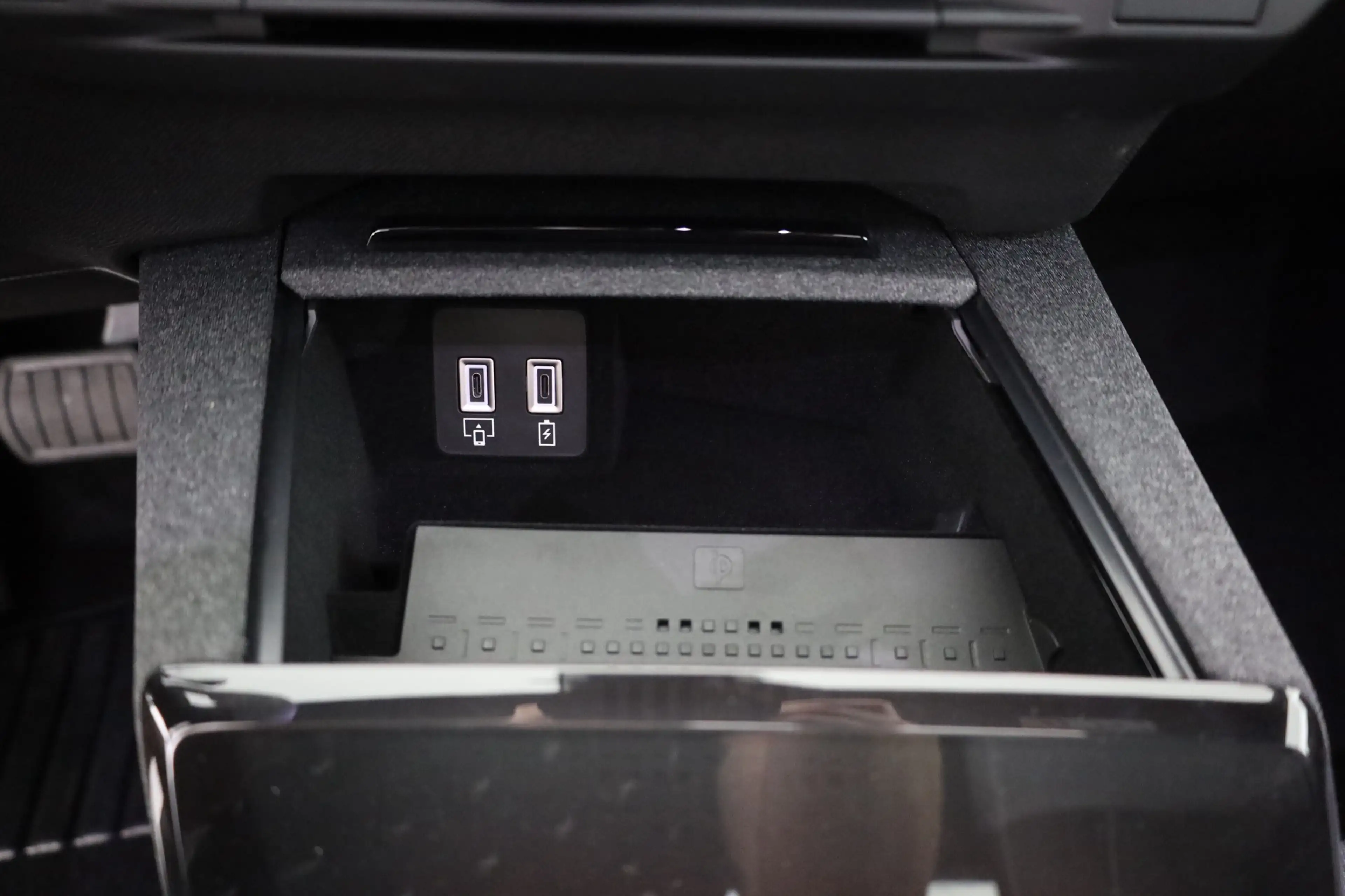 Opel Grandland Ultimate 1.2DI Turbo Hybrid Aut. Matrix — photo 13