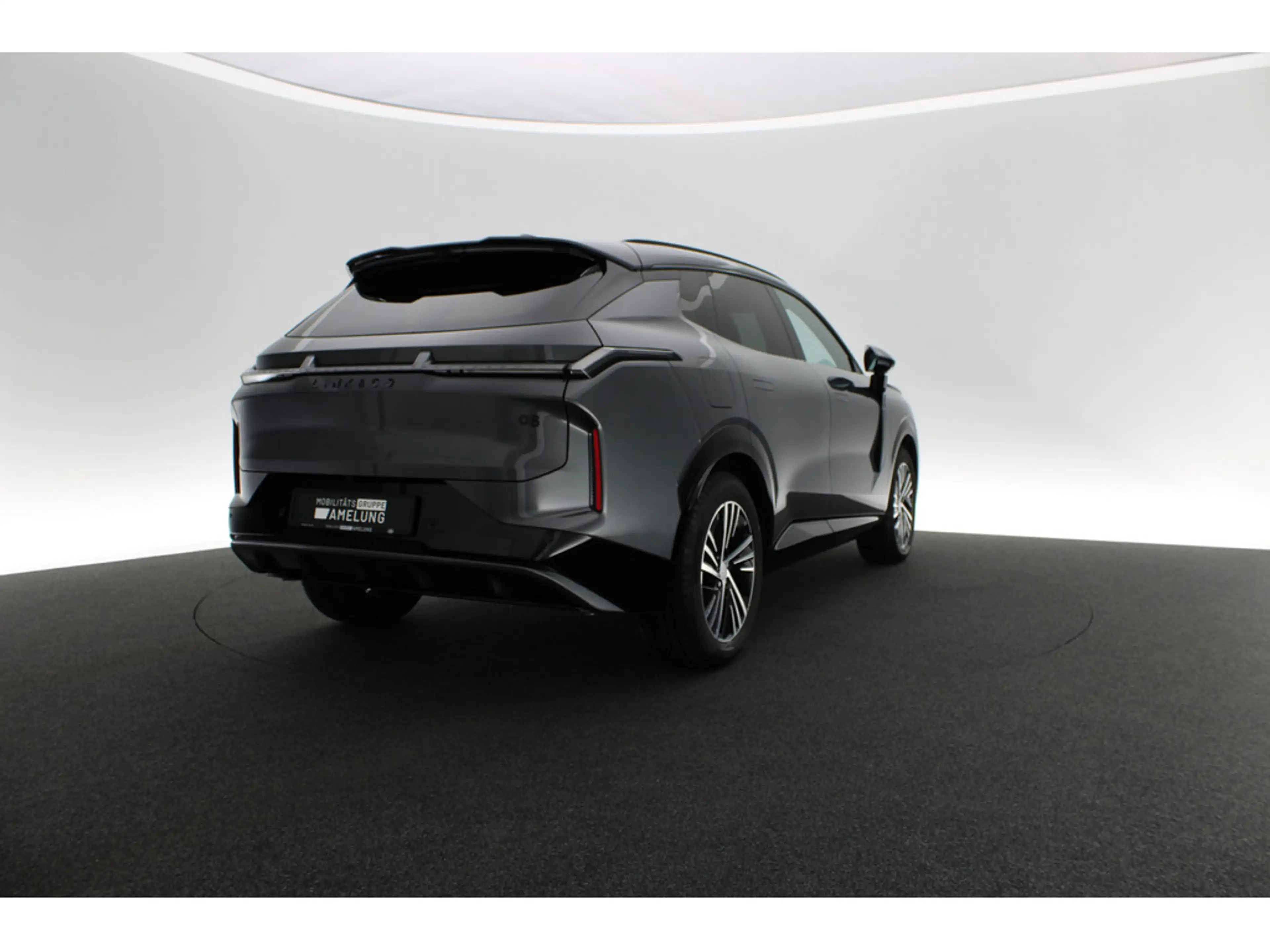 Lynk & Co 08 Core — photo 7