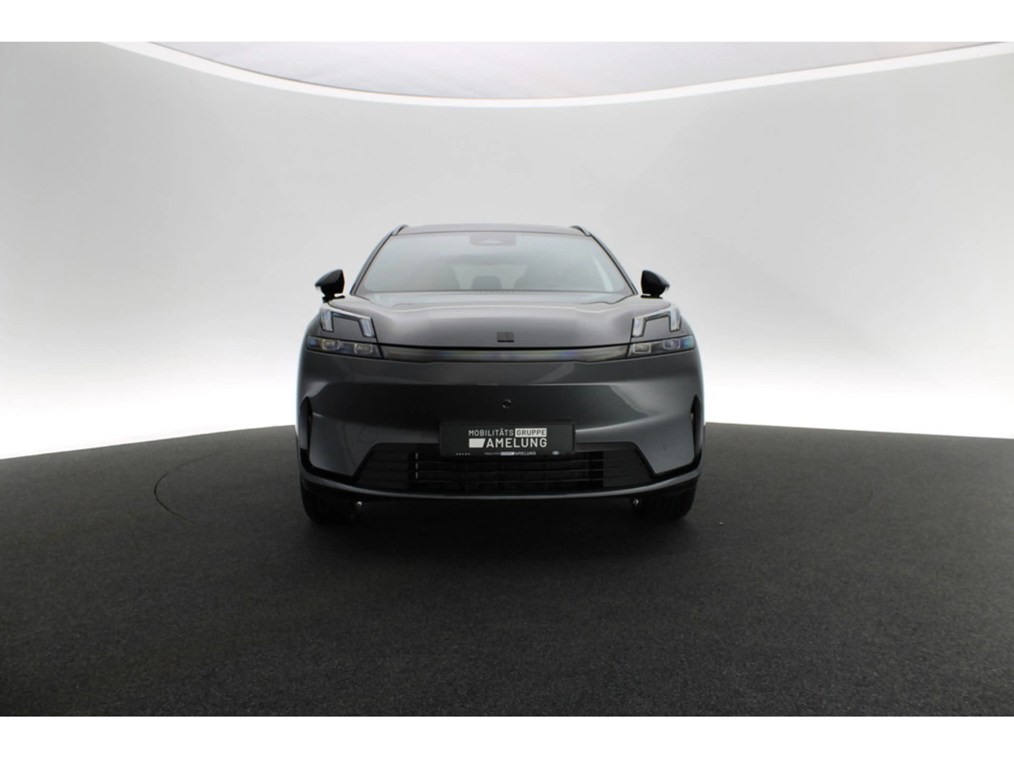 Lynk & Co 08 Core — photo 10