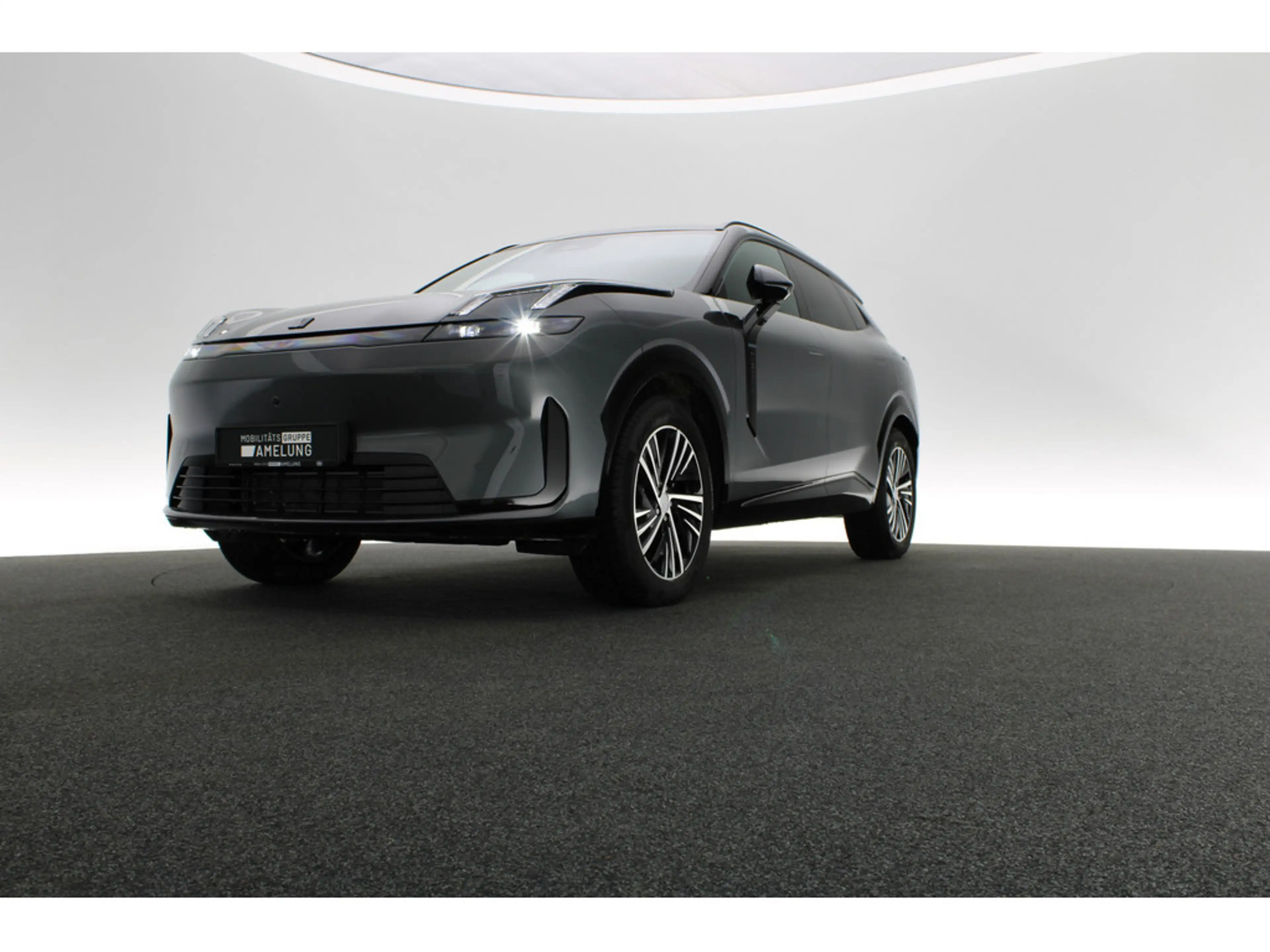 Lynk & Co 08 Core — photo 12