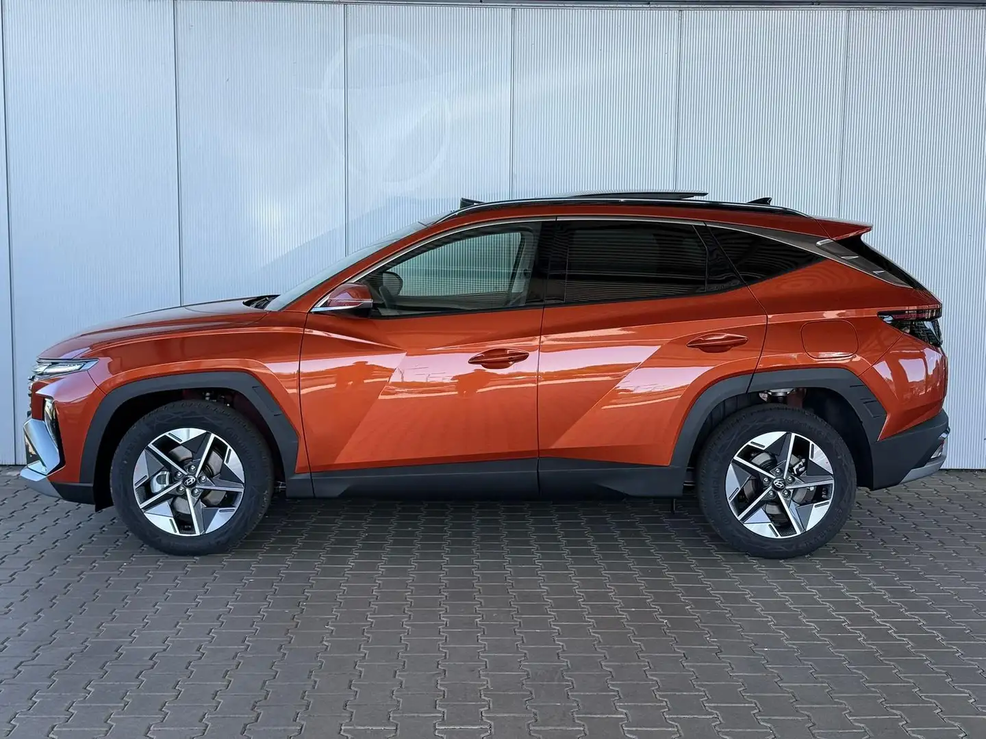 Hyundai TUCSON NX4 GO 1,6 T-GDi 2WD 6MT 160 PS / Panoramadach ... Oranžová - 2