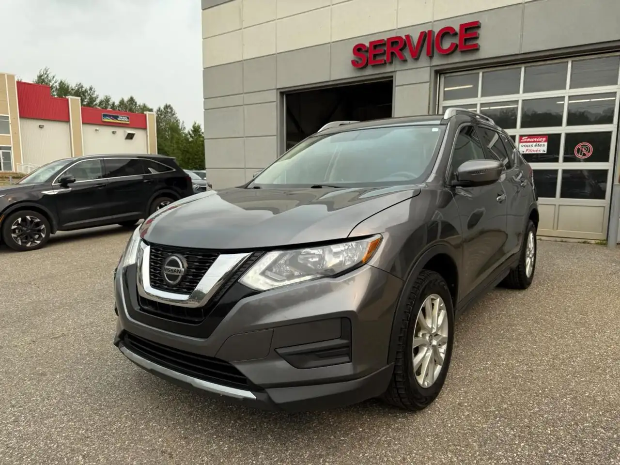 Nissan Rogue снимка Nissan Rogue