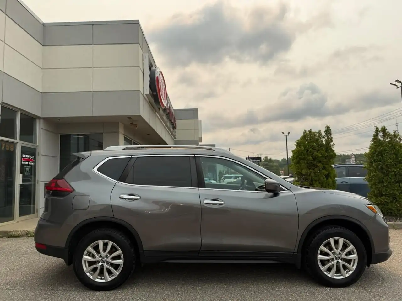 Nissan Rogue снимка Nissan Rogue