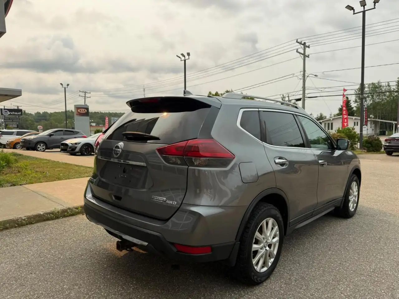 Nissan Rogue снимка Nissan Rogue