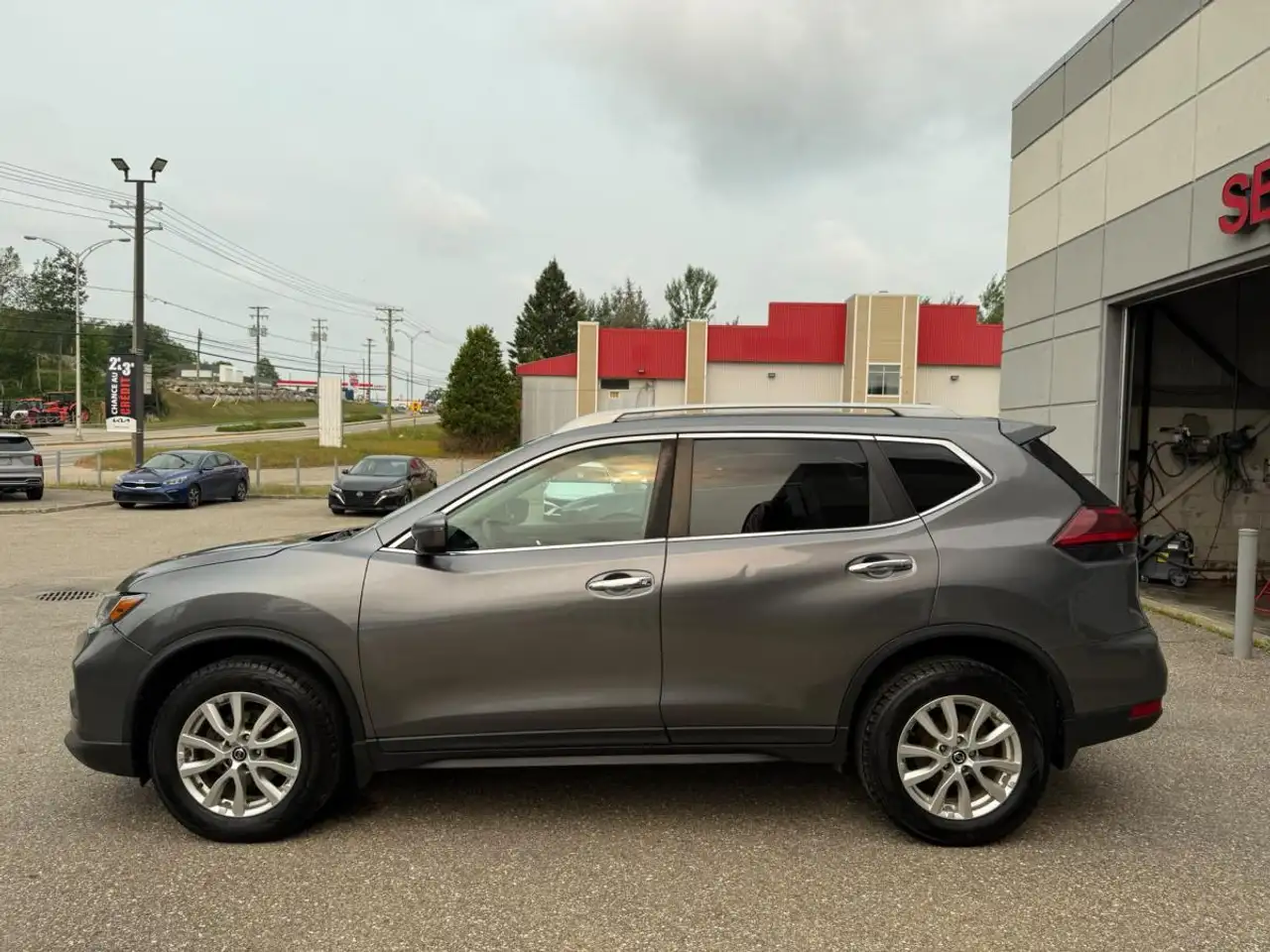 Nissan Rogue снимка Nissan Rogue