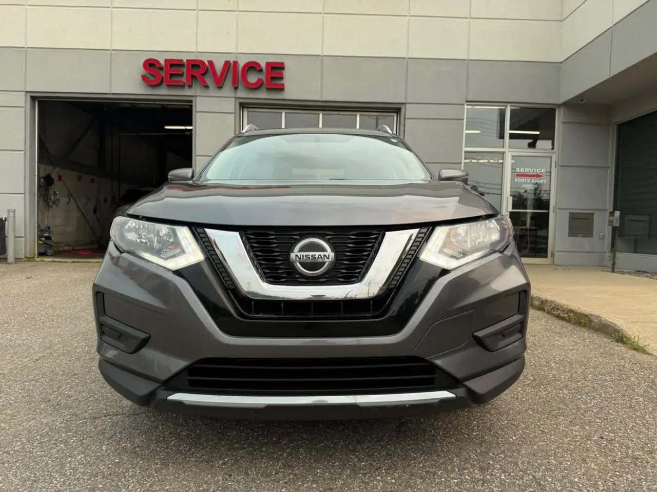 Nissan Rogue снимка Nissan Rogue