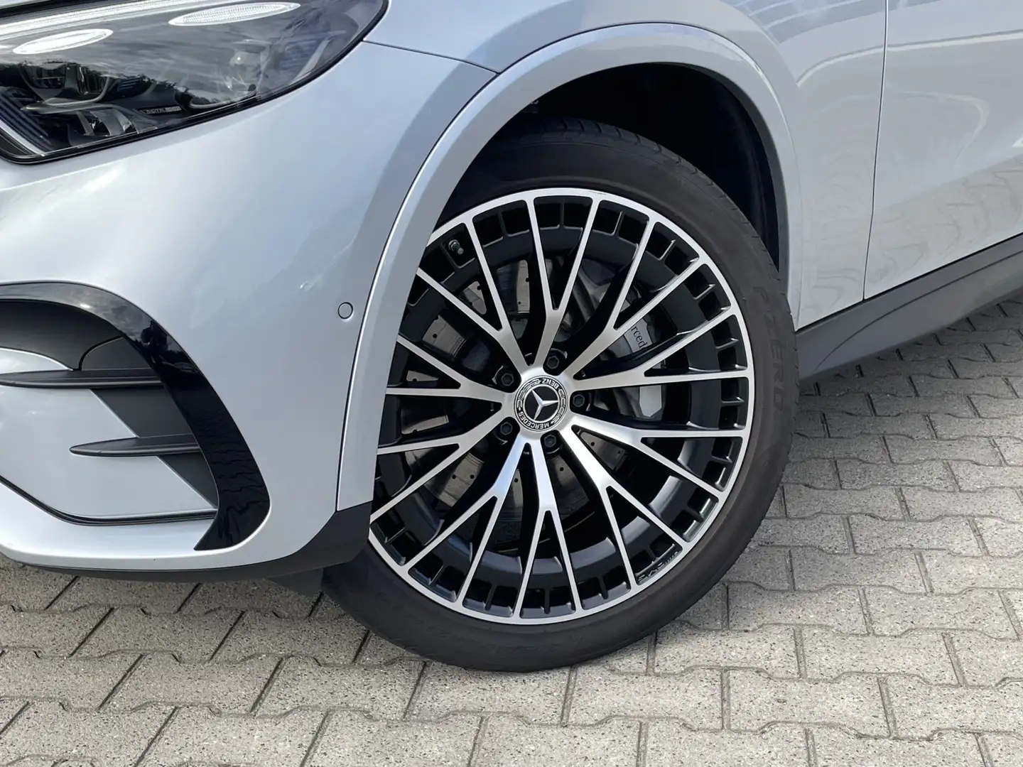 Mercedes-Benz GLC 400 400e 4-Matic AMG Line | Achteras besturing l Head- Gris - 2