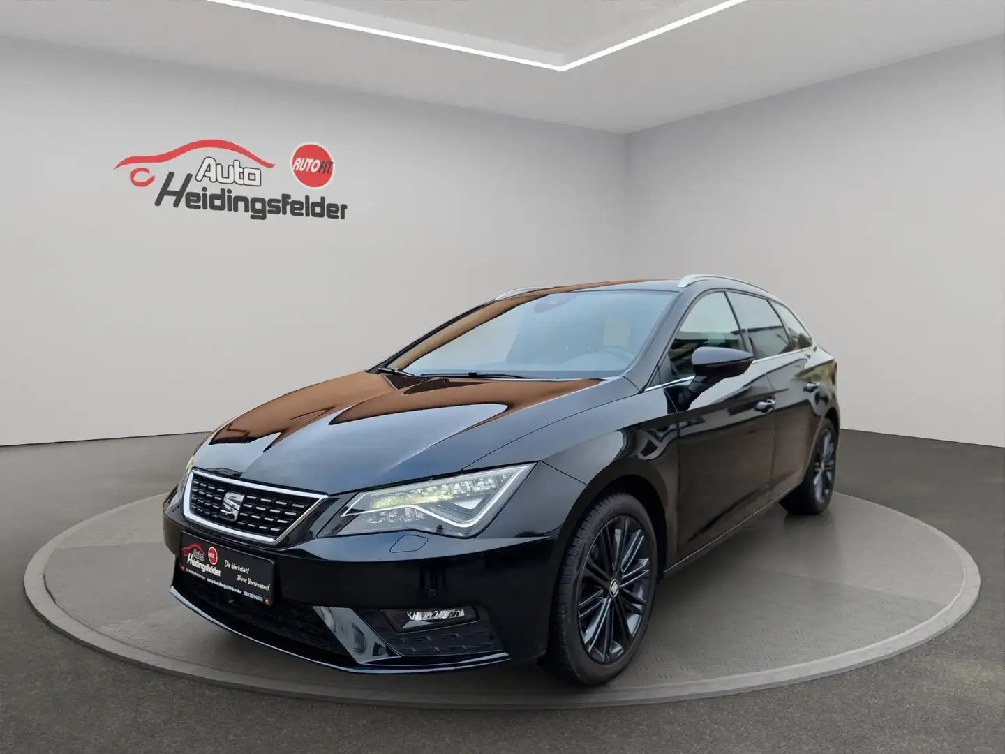 SEAT Leon ST Xcellence, ACC, Navi, App, Pano, PDC, Zwart - 1