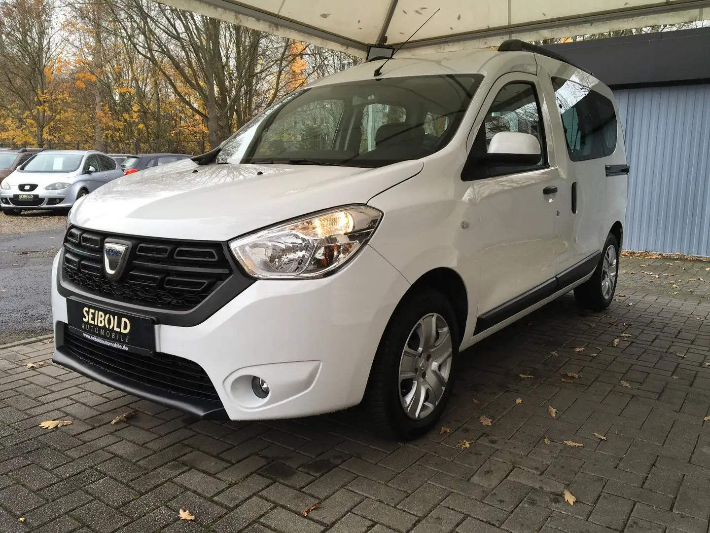 Dacia Dokker 1.6 Comfort/1.Hd/Navi/Shz/PDC/Klima/Allw Weiß - 1