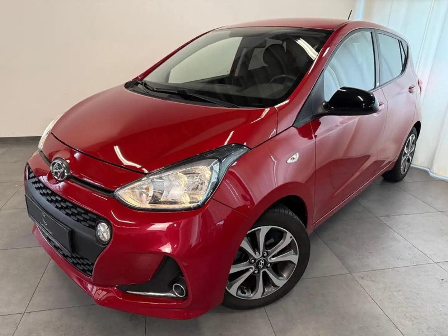 Hyundai i10 YES! Plus NAVI AUTOMATIK KLIMA CARPLAY Rot - 1