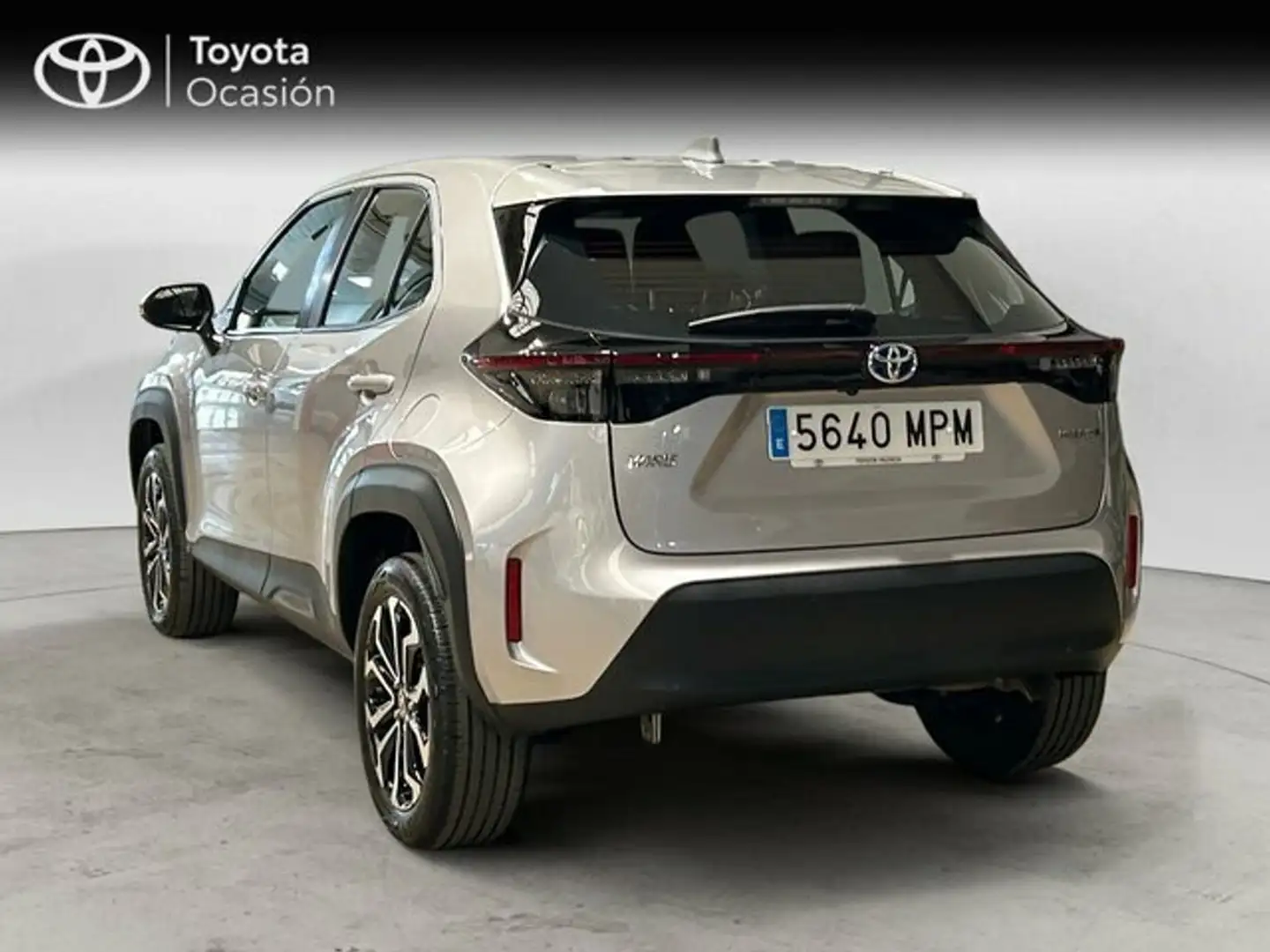 Toyota Yaris Cross 5 puertas Active Tech 120H e-CVT Gris - 2