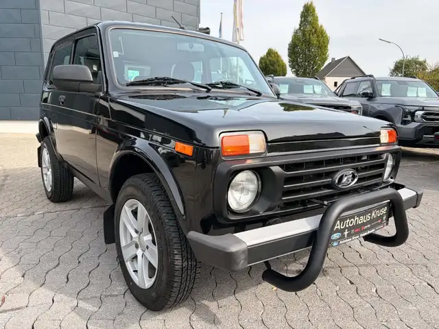 Lada Niva 4x4 1.7L 61kW +AHKfest+Frontbügel+Sitzheizung v.