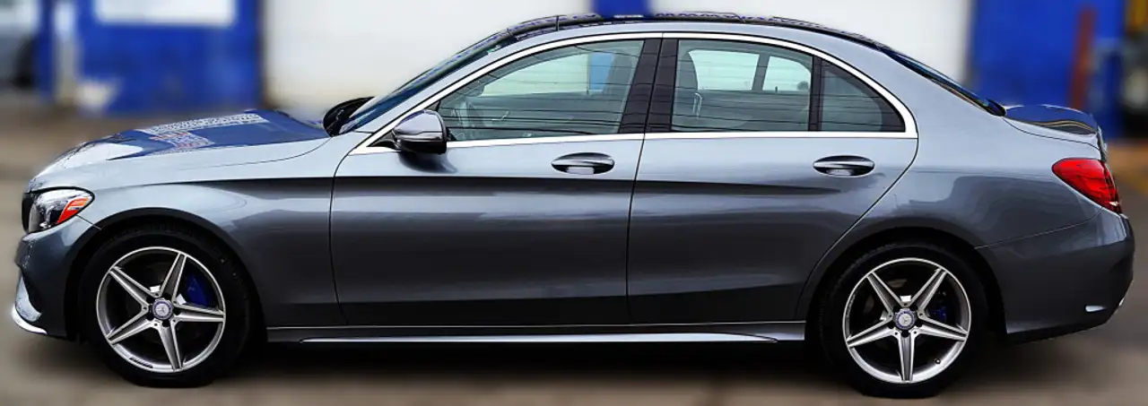 Mercedes-Benz C-Class снимка Mercedes-Benz C-Class