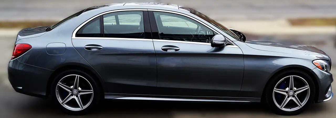Mercedes-Benz C-Class снимка Mercedes-Benz C-Class