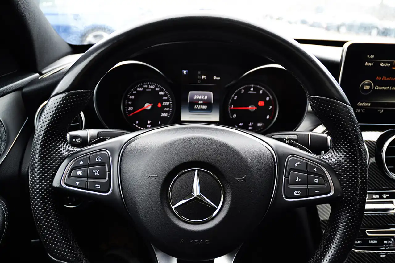 Mercedes-Benz C-Class снимка Mercedes-Benz C-Class