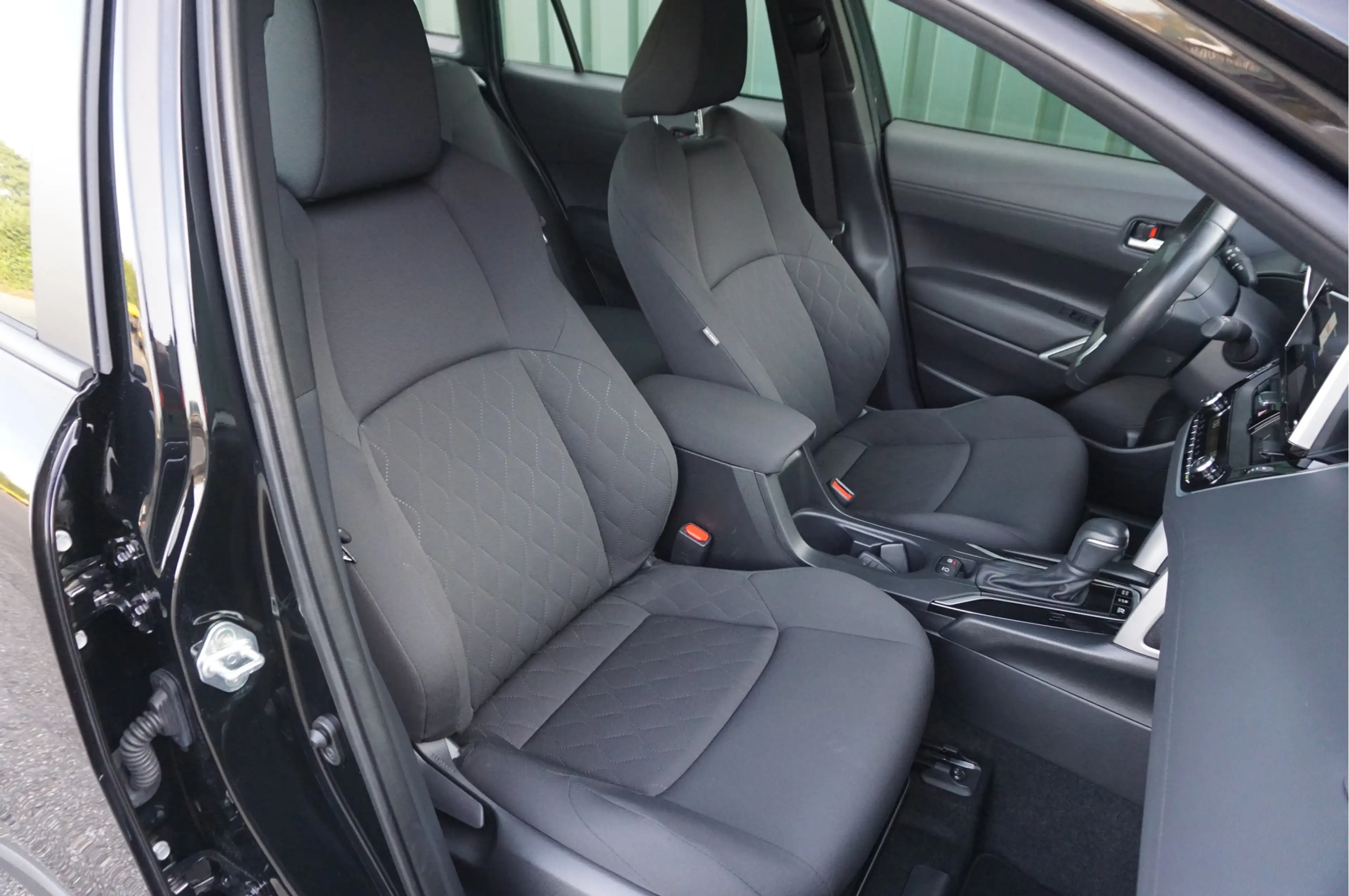 Toyota Corolla Cross Hybrid 140pk Active + Camera/ Carplay/ Cruise/ LED — photo 11