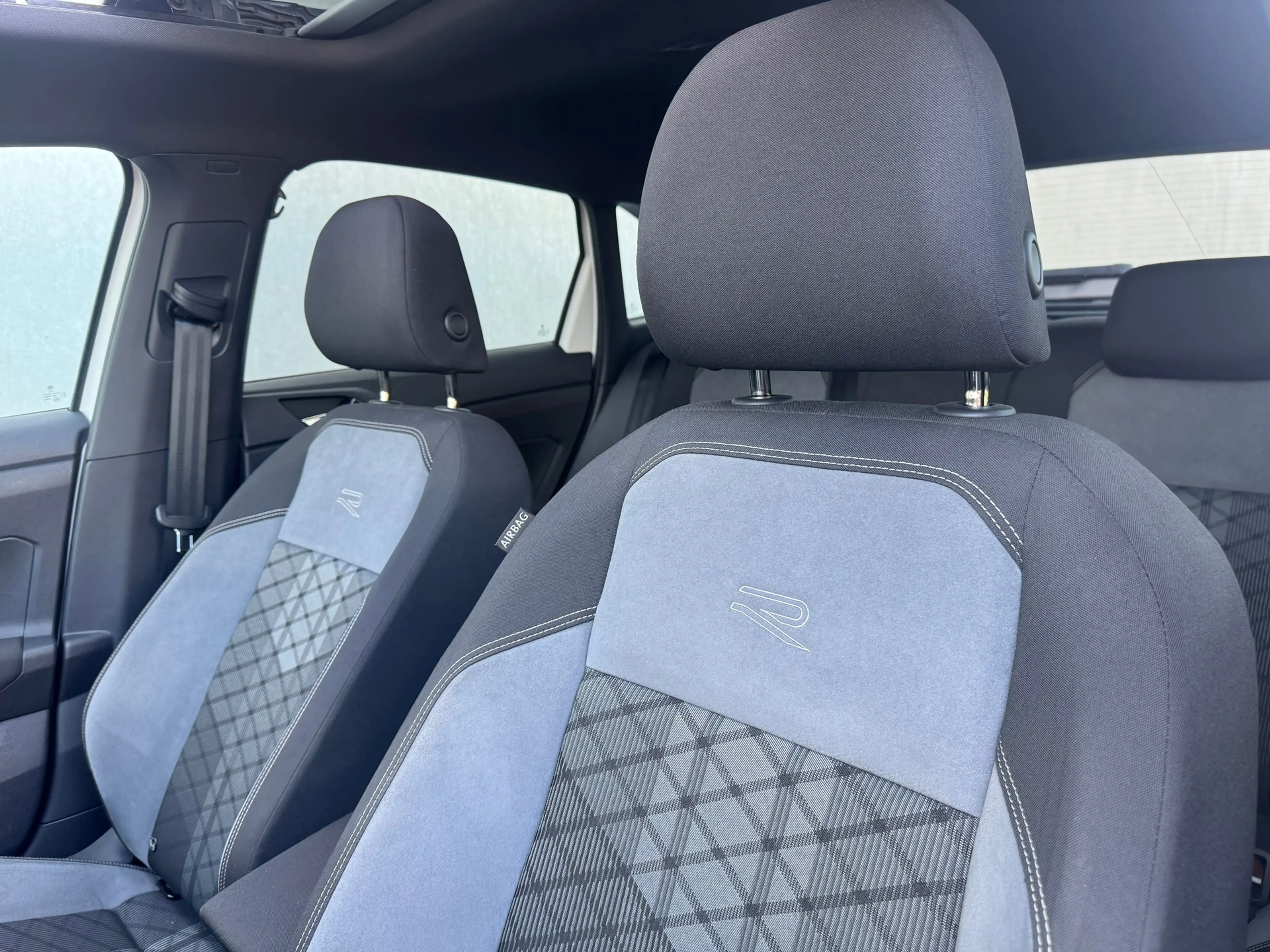 Volkswagen Taigo 1.0 TSI R-Line ACC CAMERA PANO DAK APPLE CAR PLAY — photo 16