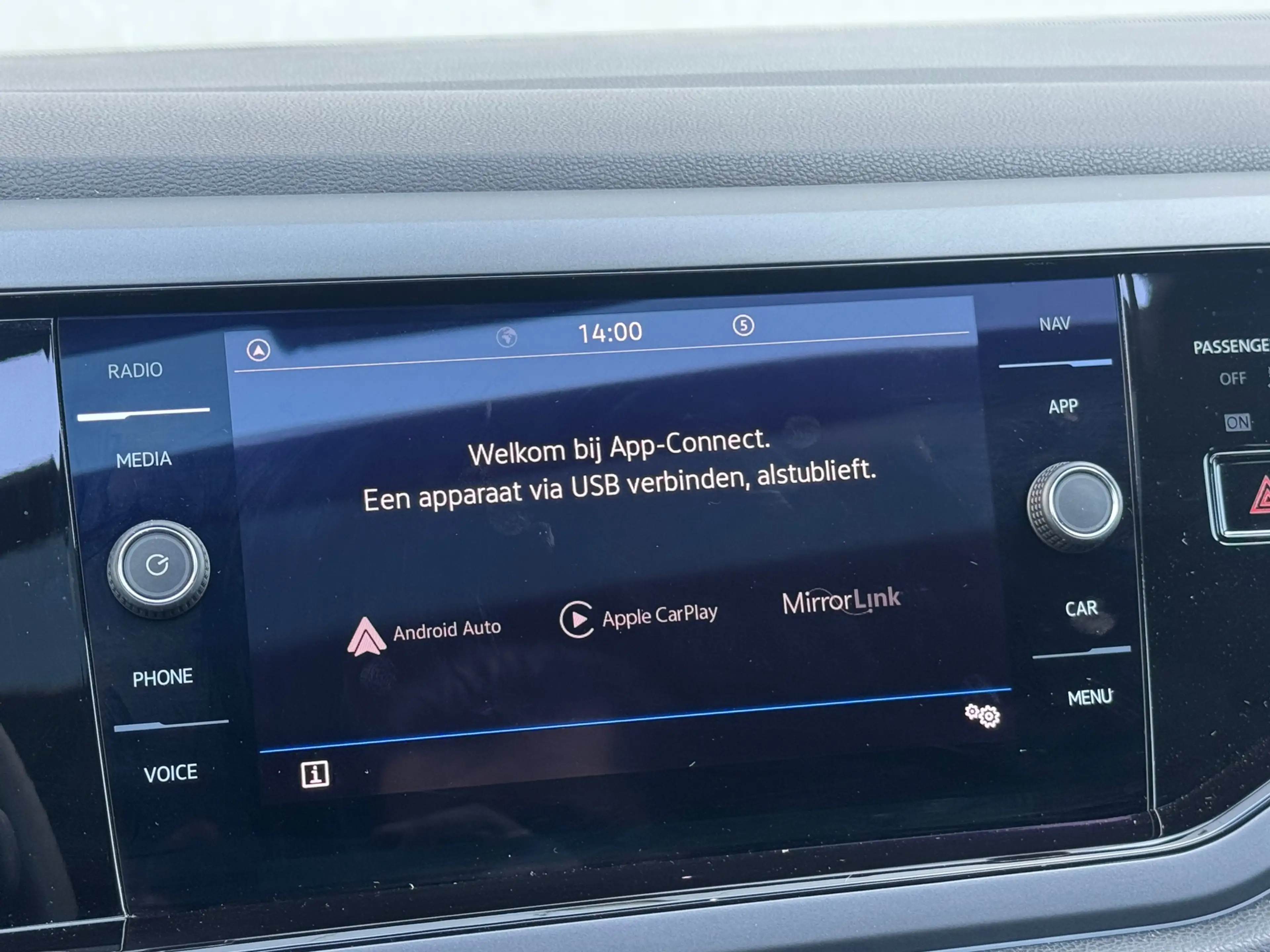 Volkswagen Taigo 1.0 TSI R-Line ACC CAMERA PANO DAK APPLE CAR PLAY — photo 12