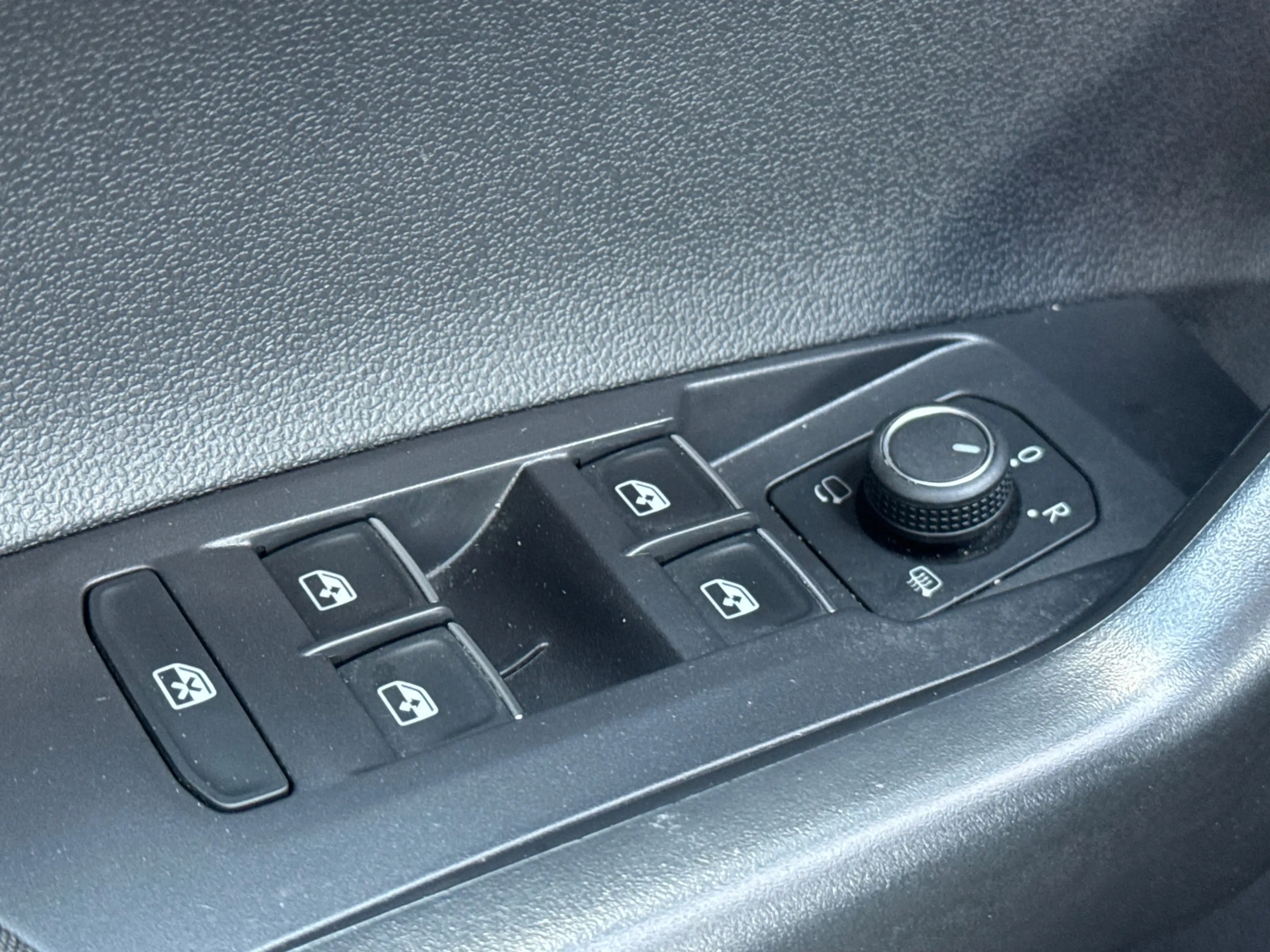 Volkswagen Taigo 1.0 TSI R-Line ACC CAMERA PANO DAK APPLE CAR PLAY — photo 26
