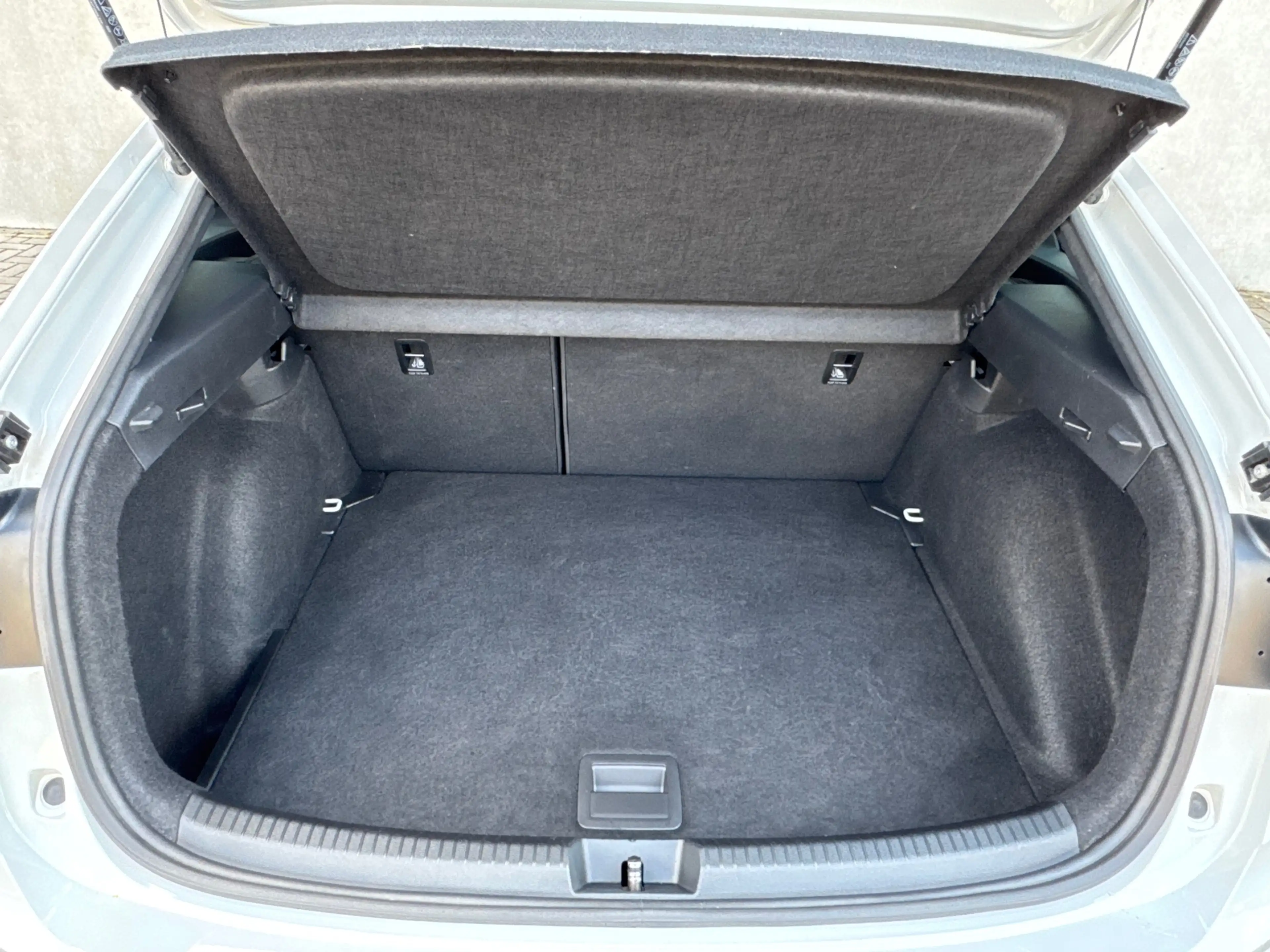 Volkswagen Taigo 1.0 TSI R-Line ACC CAMERA PANO DAK APPLE CAR PLAY — photo 32