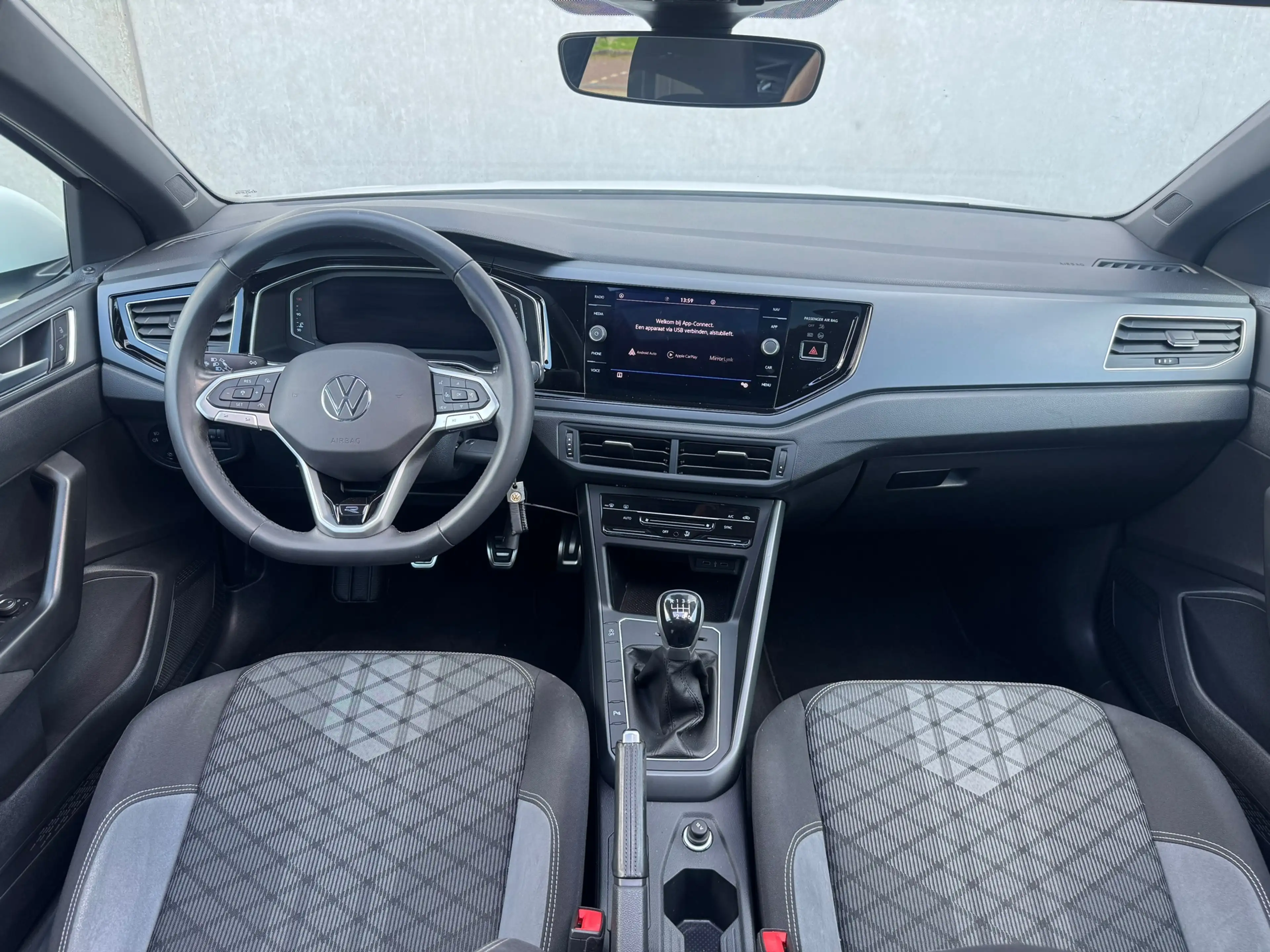 Volkswagen Taigo 1.0 TSI R-Line ACC CAMERA PANO DAK APPLE CAR PLAY — photo 8