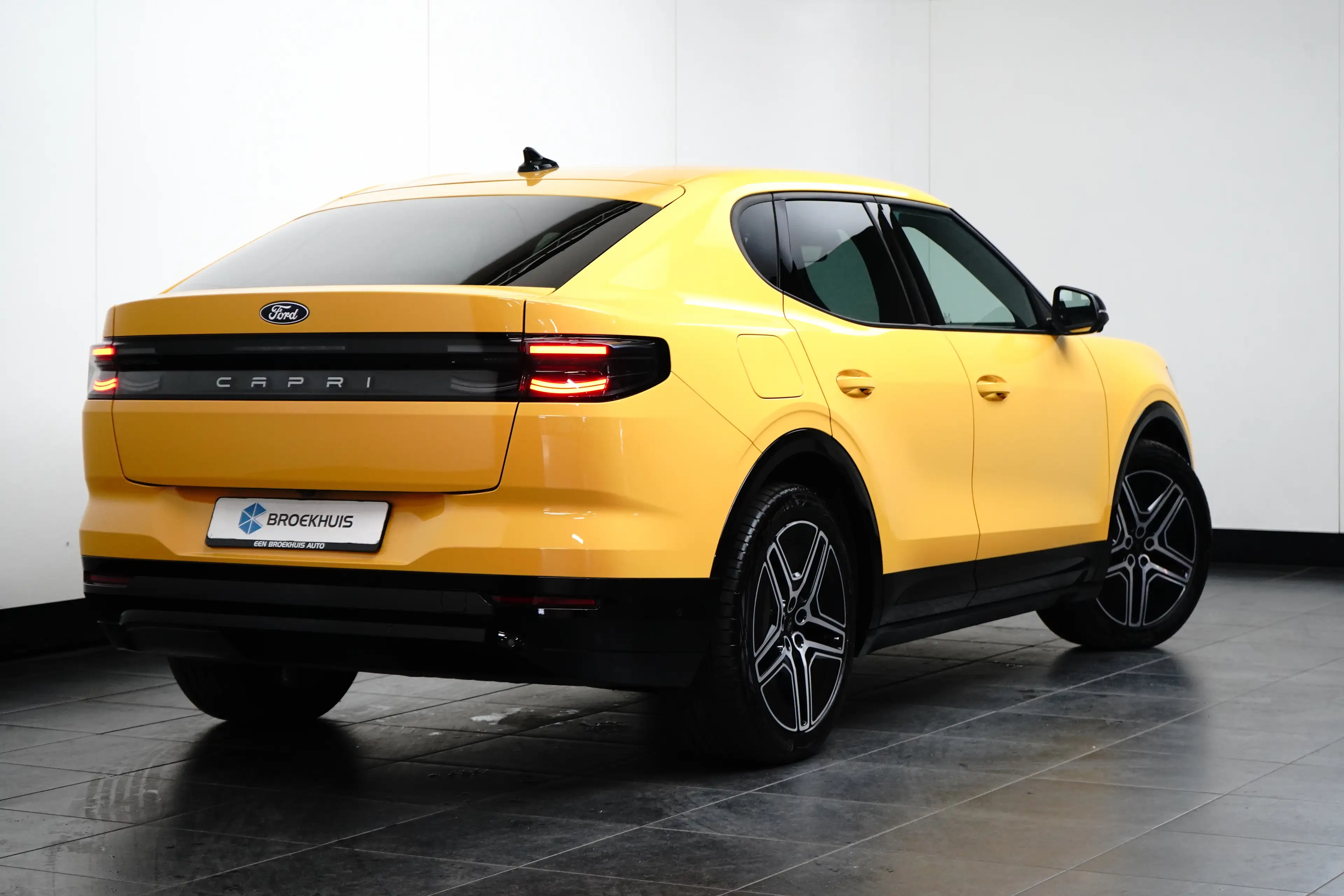 Ford Capri Premium Extended Range AWD 77 kWh — photo 4