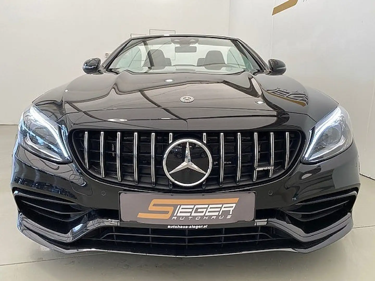 Mercedes-Benz C 63 AMG Cabrio Aut. Schwarz - 2