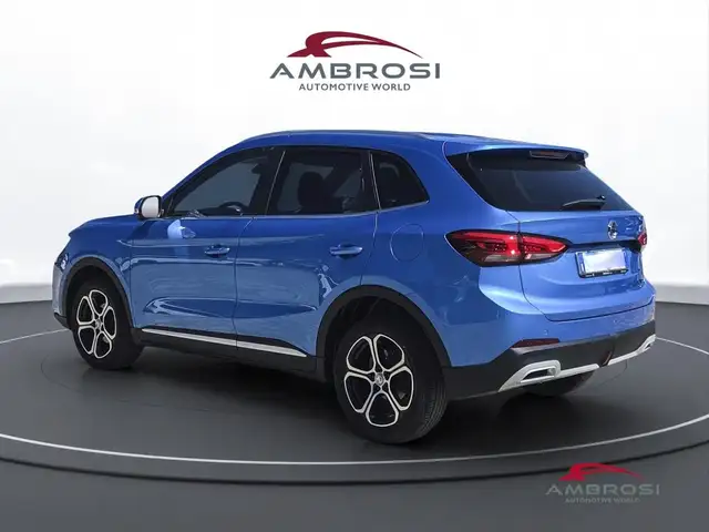 MG ZS view 3