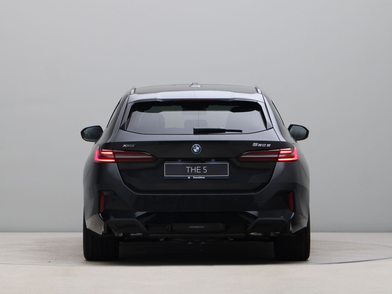 BMW 550 5 serie Touring 550e xDrive — photo 10